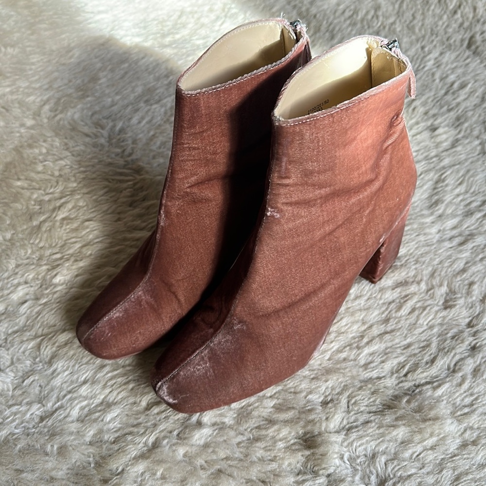 Zara Velvet Boots - Picture 2 of 13